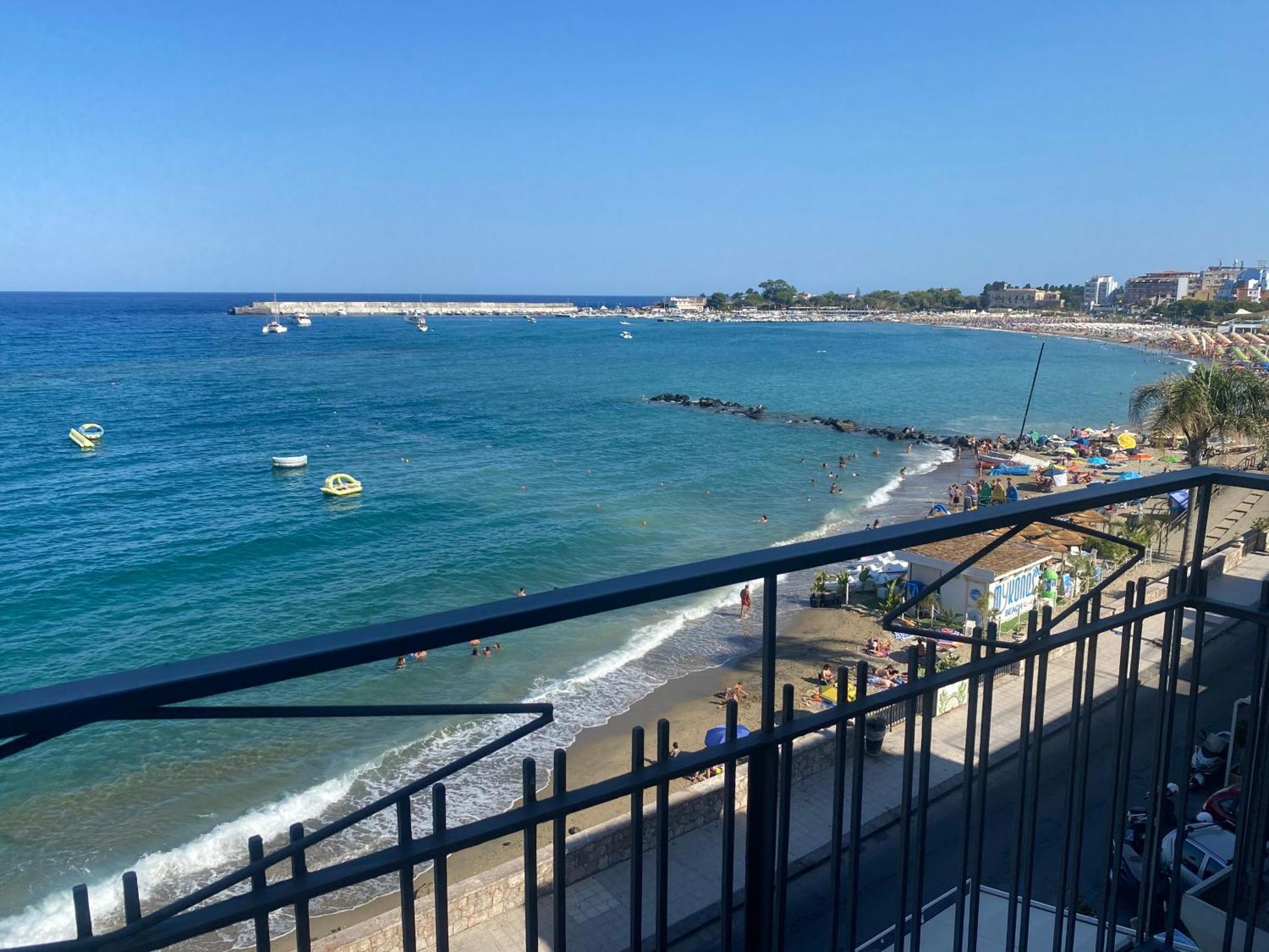 La Mansarda Apartman Giardini-Naxos Kültér fotó